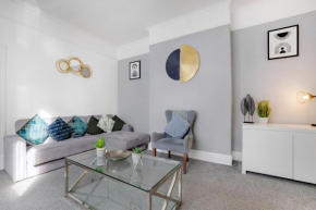 Spacious 3-Bed Home in South Shields, Sleeps 8
